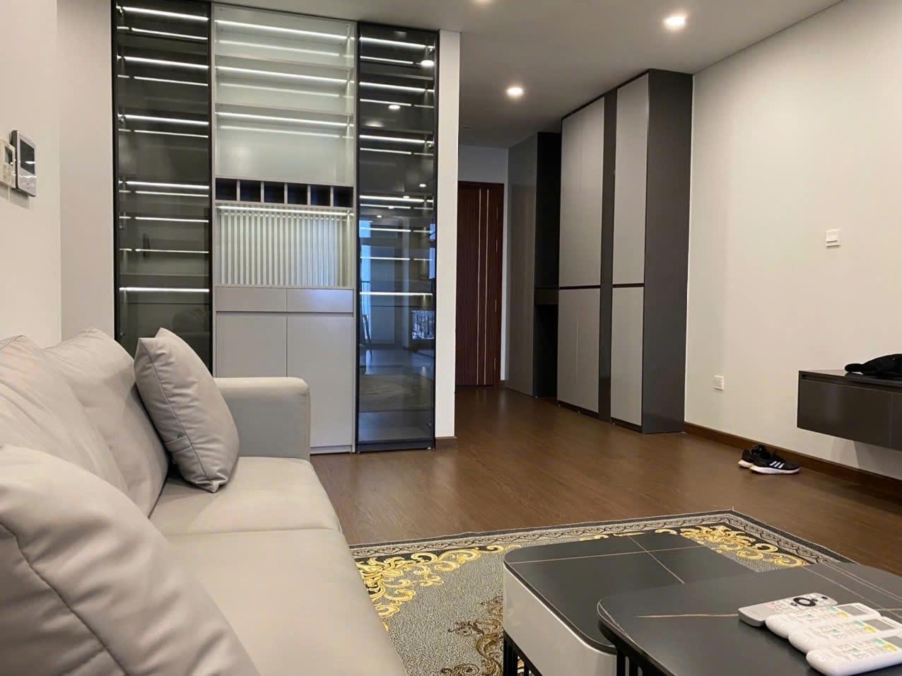 Cần cho thuê nhà chung cư 82 m2 tại Đường Hoàng Văn Thụ, giá 15 tr/tháng