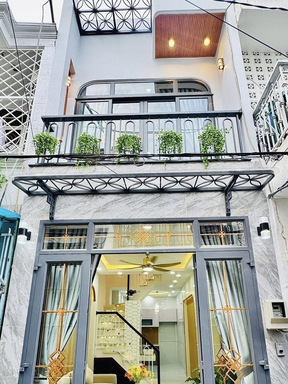 Cần bán gấp bán nhanh nhà sổ riêng 45 m2 tại Đường Phước Hưng - Quận 5, giá 1,75 tỷ