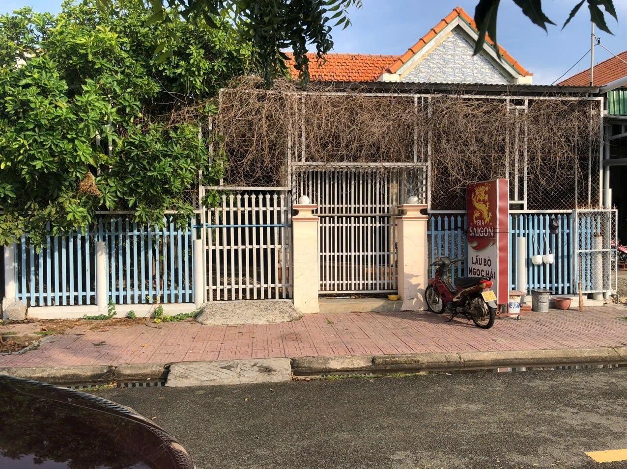 Cần bán ngay miếng đất 212 m2 tại Huyện Ninh Hòa - Khánh Hòa, giá 3,8 tỷ