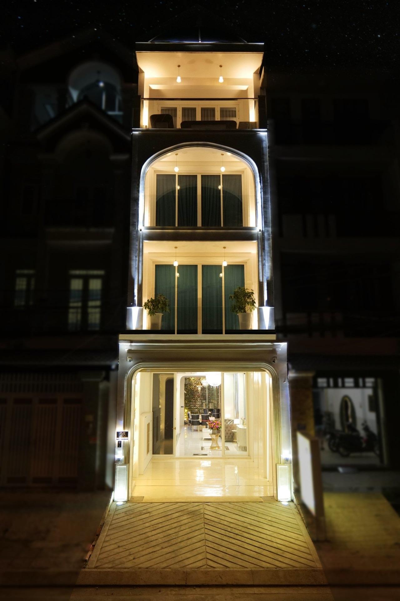 Cần bán ngay nhà mặt phố đẹp 90 m2, hướng Nam tại Phường 16 - Quận 8 - TP Hồ Chí Minh, giá 16 tỷ