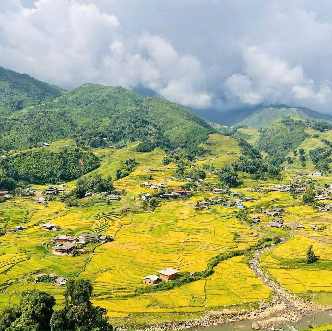 Cần bán nền đất 3500 m2 tại Huyện Sa Pa - Lào Cai, giá 9,9 tỷ