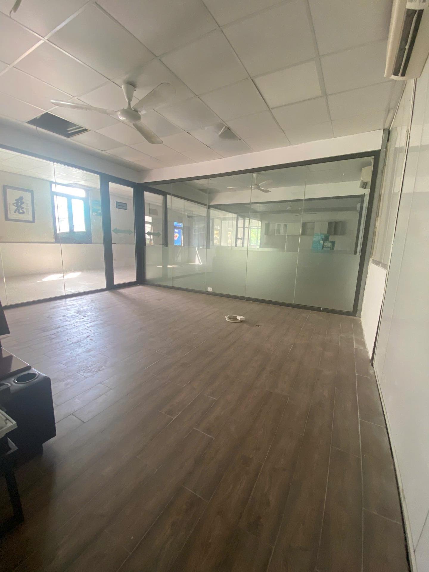 Chính chủ cho thuê sàn văn phòng ở 4A Tân Mai ( hoặc các trung tâm giáo dục, dạy học )