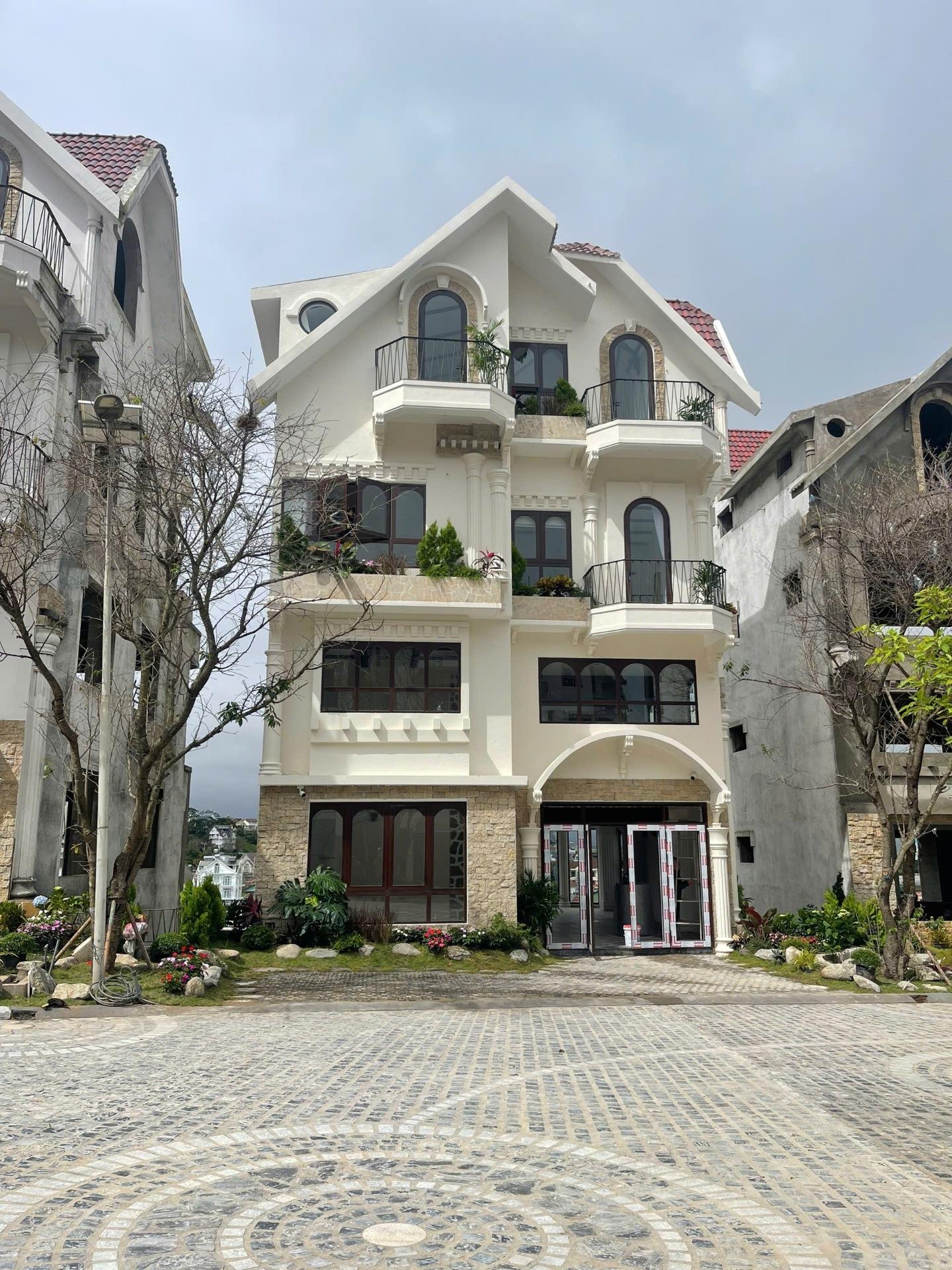 Bán nhanh nhà biệt thự, liền kề 200 m2, giá 14,4 tỷ tại Đường Trịnh Hoài Đức - Đà Lạt - Lâm Đồng