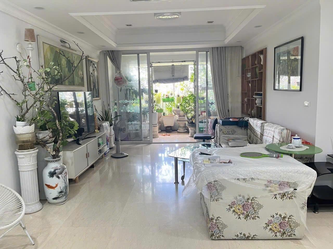 Thuê ngay căn 182 m2 tại Đường Lạc Long Quân - Phú Thượng - Tây Hồ - Hà Nội, giá 30 tr/tháng