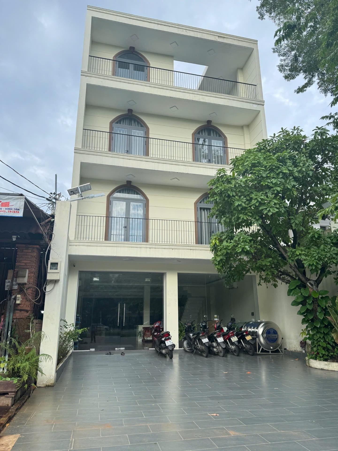 Cần cho thuê liền kề, biệt thự 200 m2 tại Bình Tân - TP Hồ Chí Minh, giá 120 tr/tháng