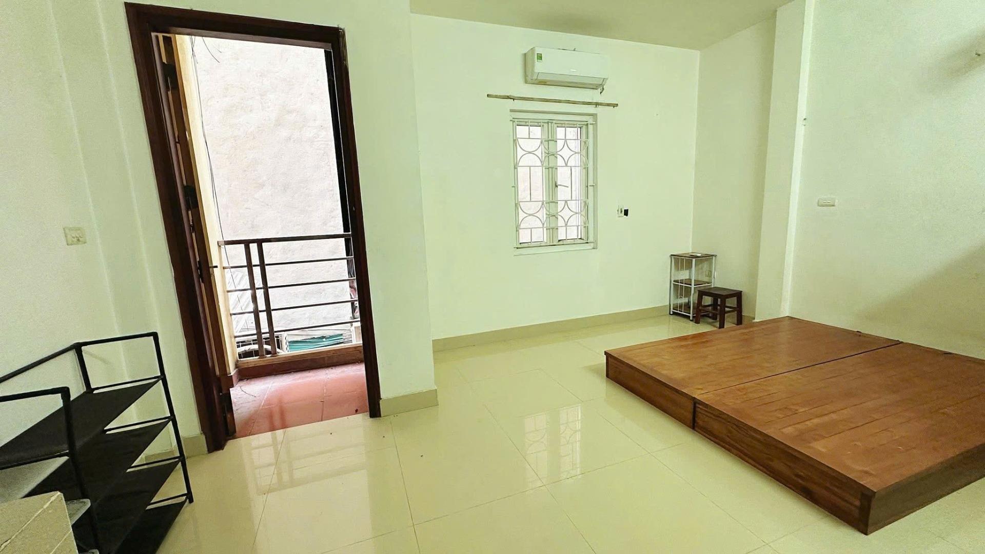 Cần cho thuê nhà trọ, phòng trọ 28 m2 tại Đường Âu Cơ - Nhật Tân - Tây Hồ, giá 3,3 triệu/tháng