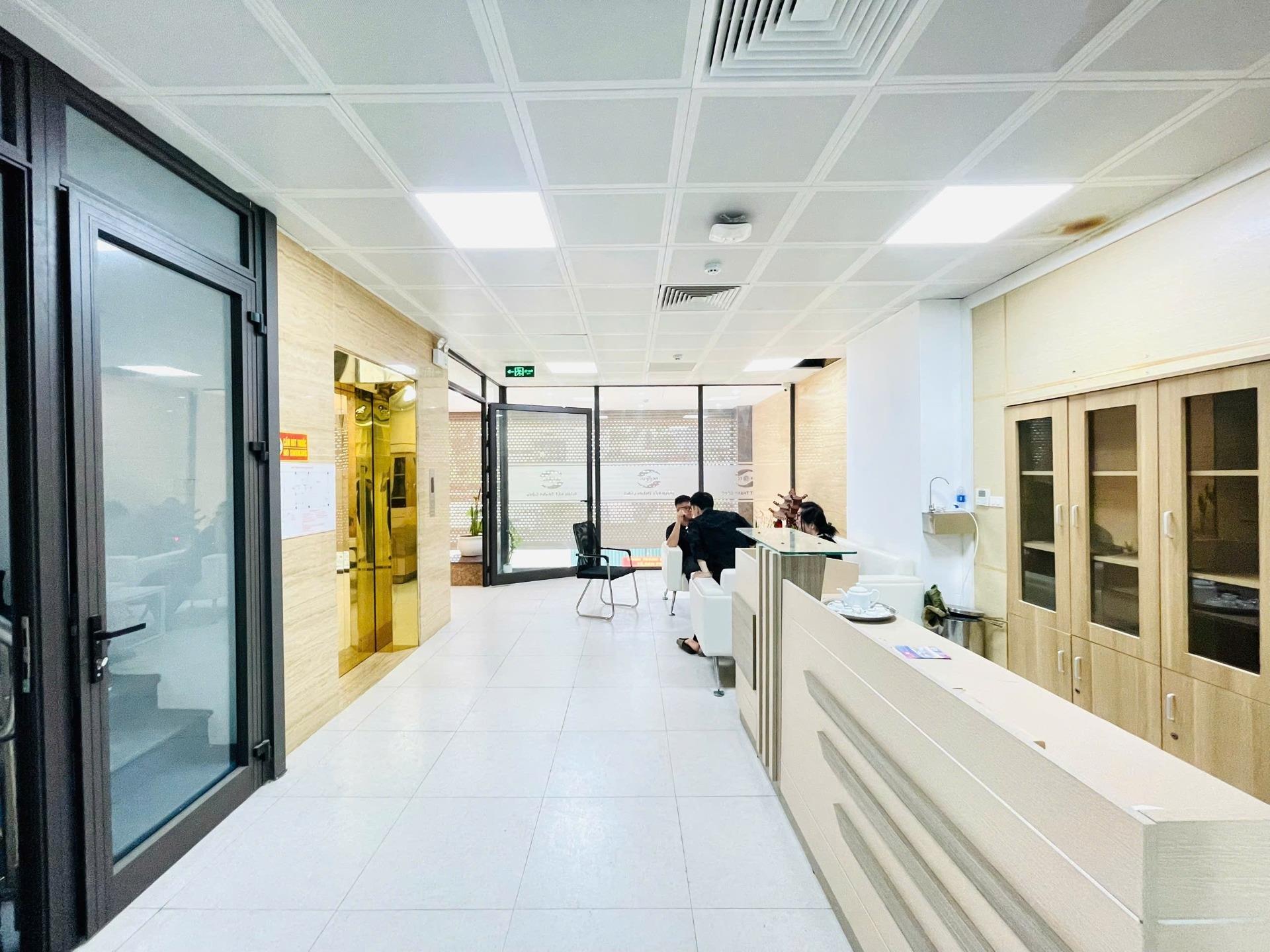 Cho thuê văn phòng Tầng 2- 120 m2 , phù hợp văn phòng, địa điểm giao dịch