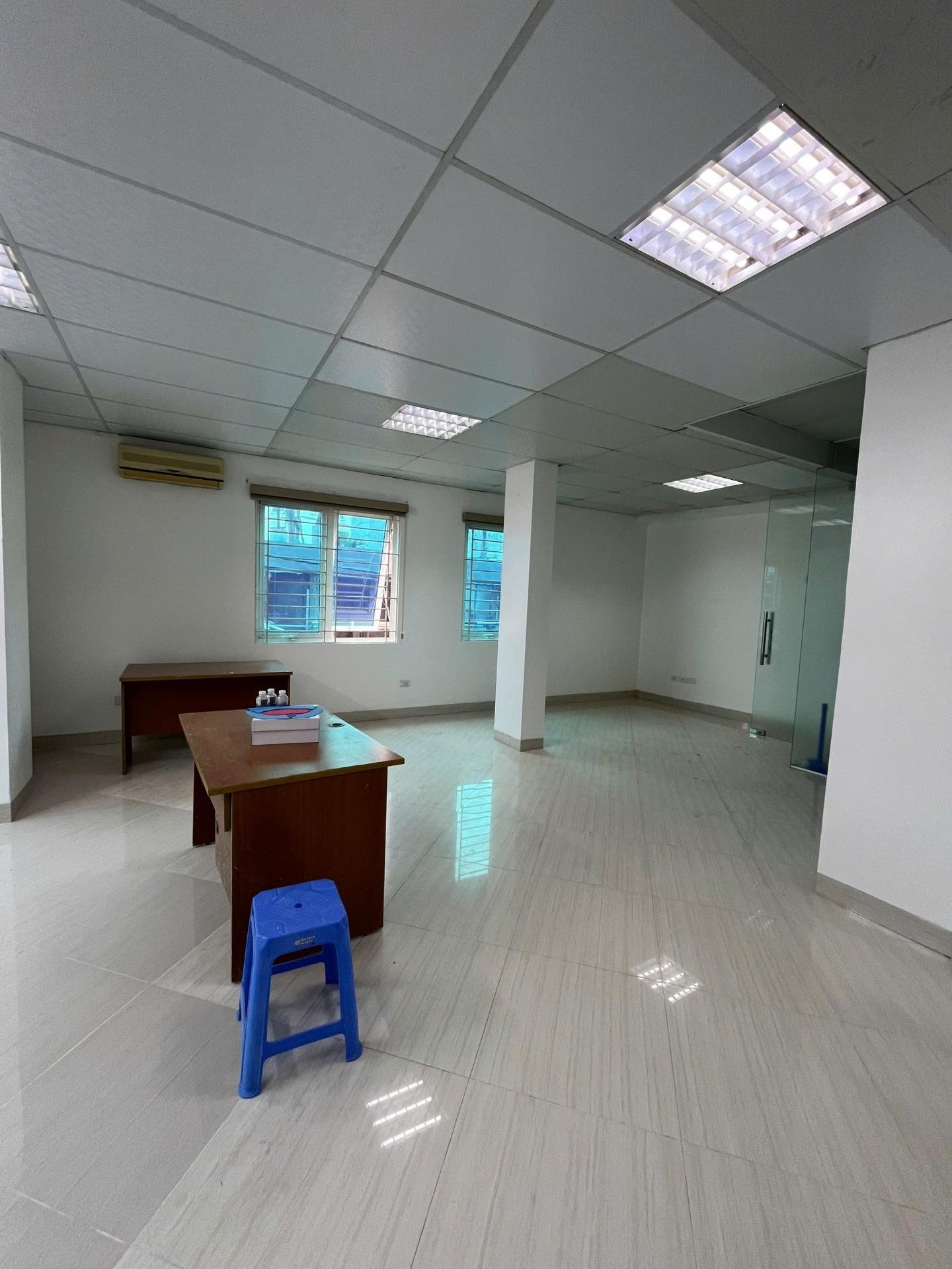 Cho thuê văn phòng Nguyễn Xiển, diện tích 50 m2/tầng, căn góc 2 mặt thoáng