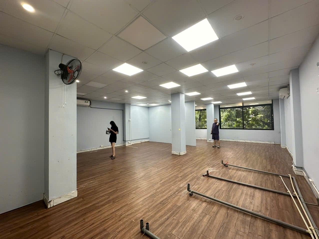 Cho thuê văn phòng Nguyễn Văn Lộc, 100 m2, view thoáng , vp như ảnh