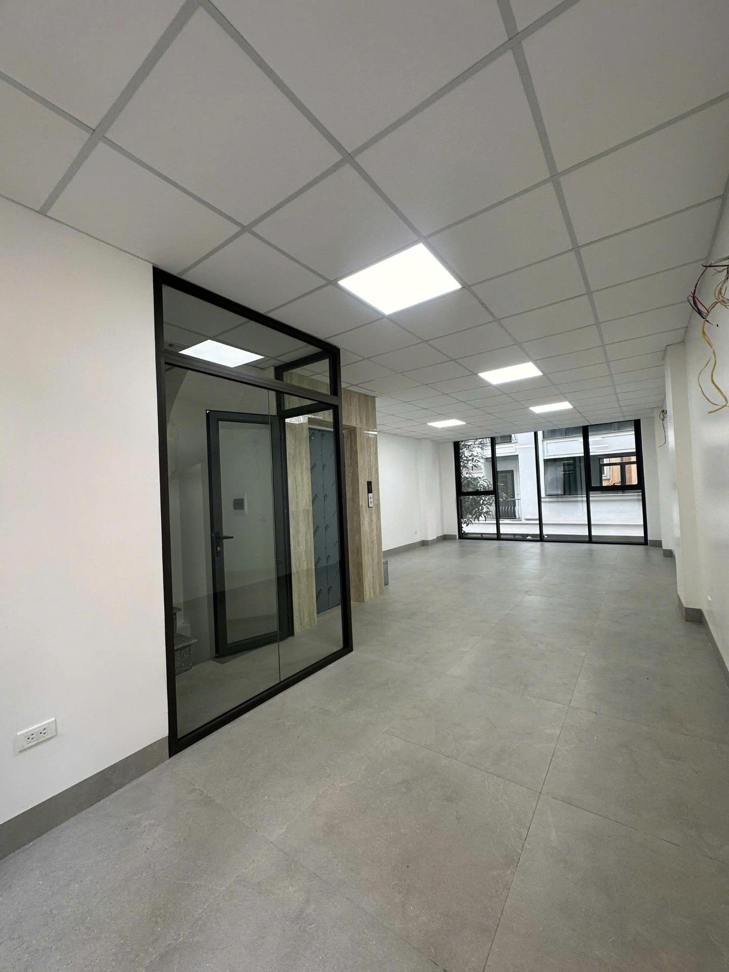 Cho thuê văn phòng Kim Giang, 50 m2/tầng, sàn thông như ảnh