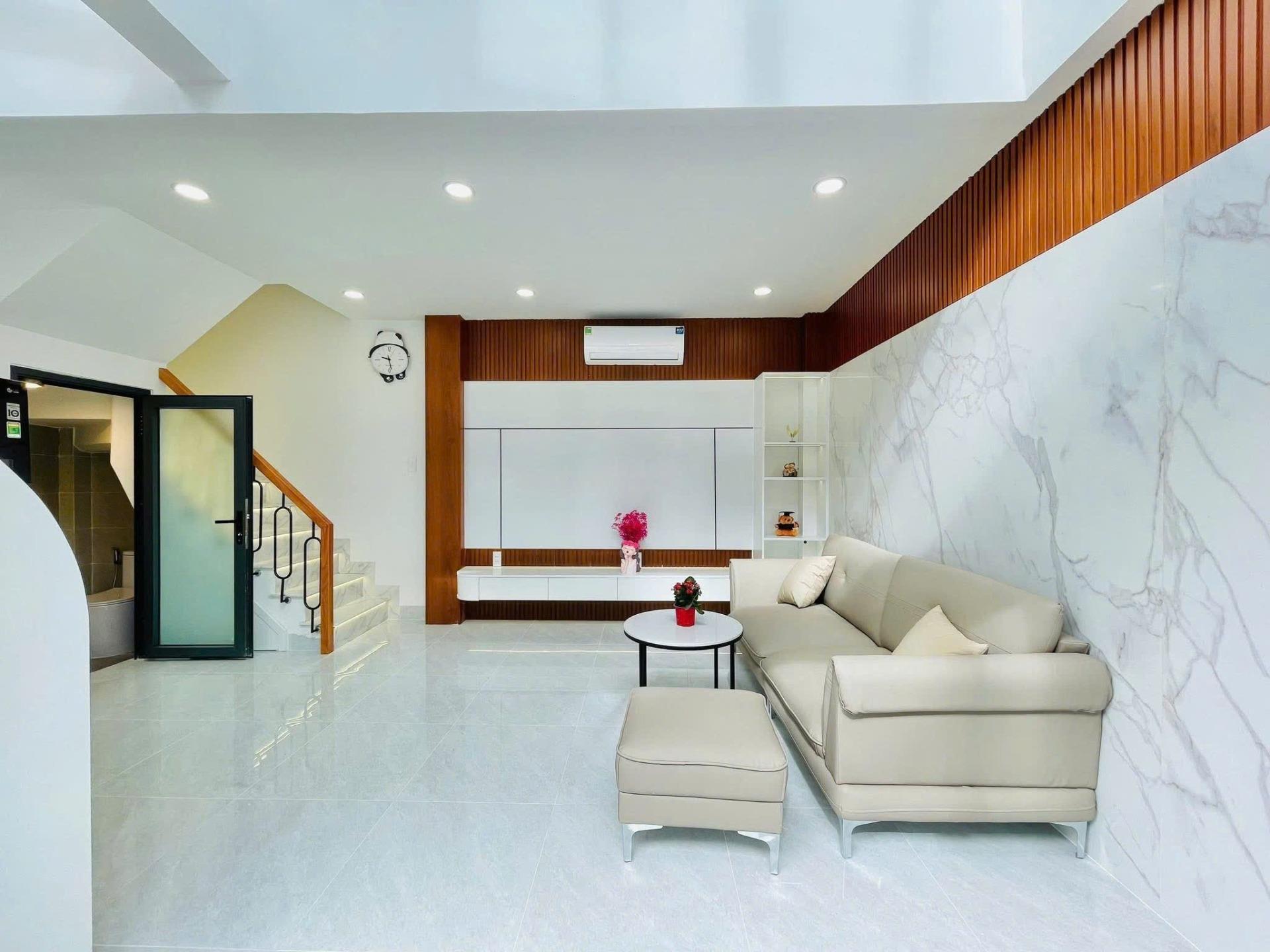 Sở hữu ngay căn nhà đẹp 54 m2 tại Phường 14 - Quận 10 - TP Hồ Chí Minh, giá 1,73 tỷ