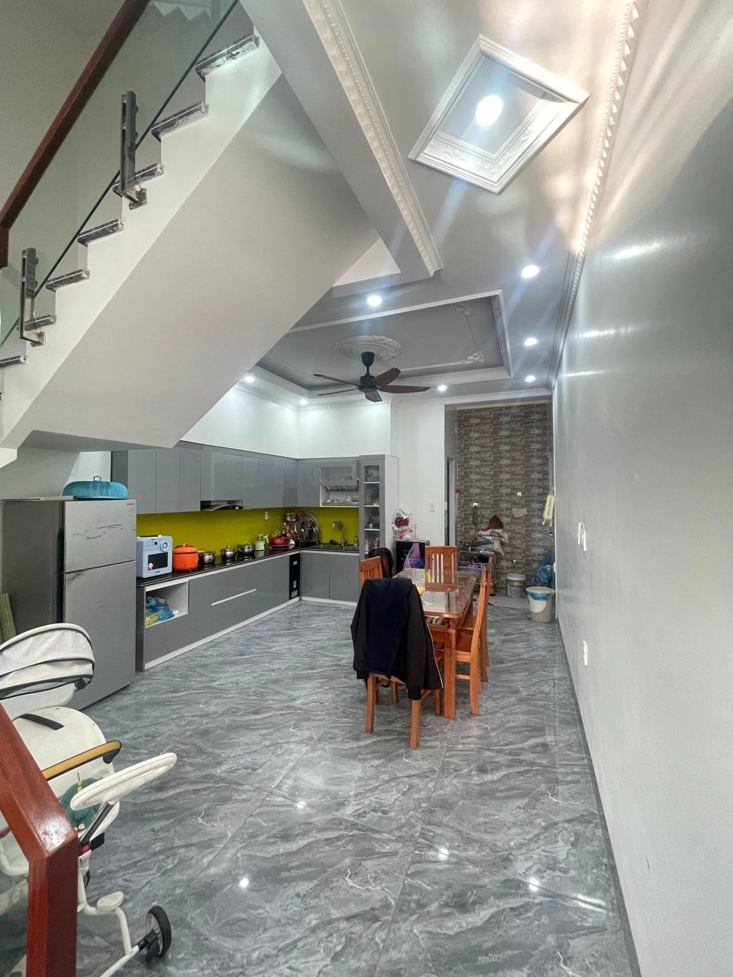 Cần bán nhanh nhà mặt phố 65 m2, hướng Tây-Nam tại Đường Cầu Rào 2 - An Biên - Lê Chân, giá 8,8 tỷ