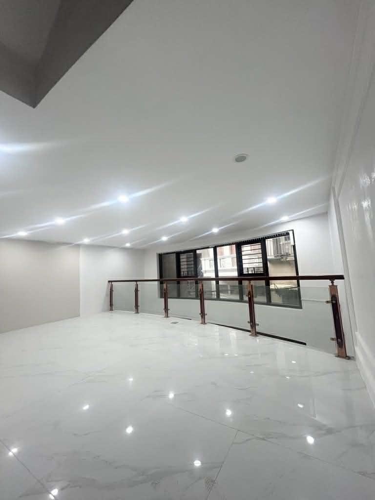 Cần bán ngay căn nhà 65 m2 tại Phố Phương Mai - Phương Mai - Đống Đa - Hà Nội, giá 24 tỷ