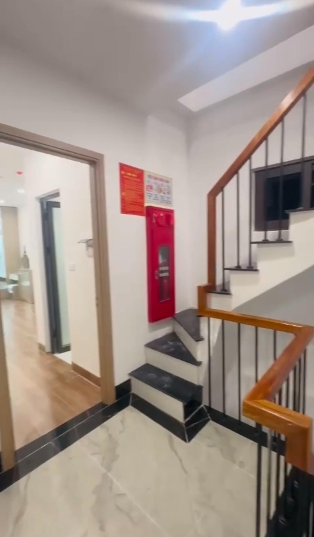 Bán gấp nhà shr 70 m2 tại Phường Phú Diễn - Bắc Từ Liêm - Hà Nội, giá 18,8 tỷ