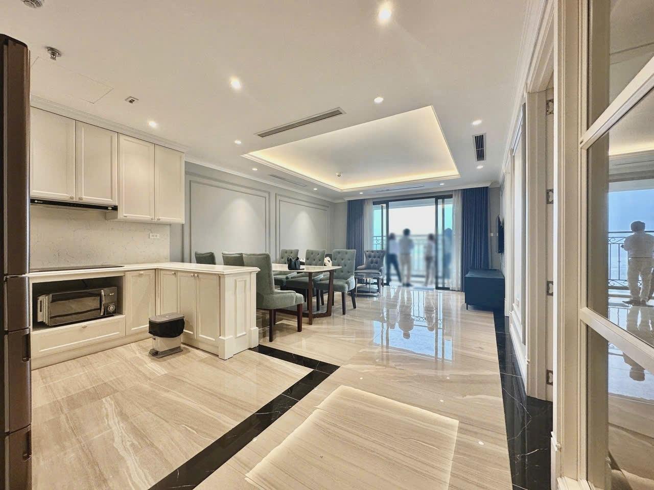 Cần bán căn hộ chung cư 88 m2, giá 17 tỷ tại Đường Xuân Diệu - Quảng An - Tây Hồ - Hà Nội