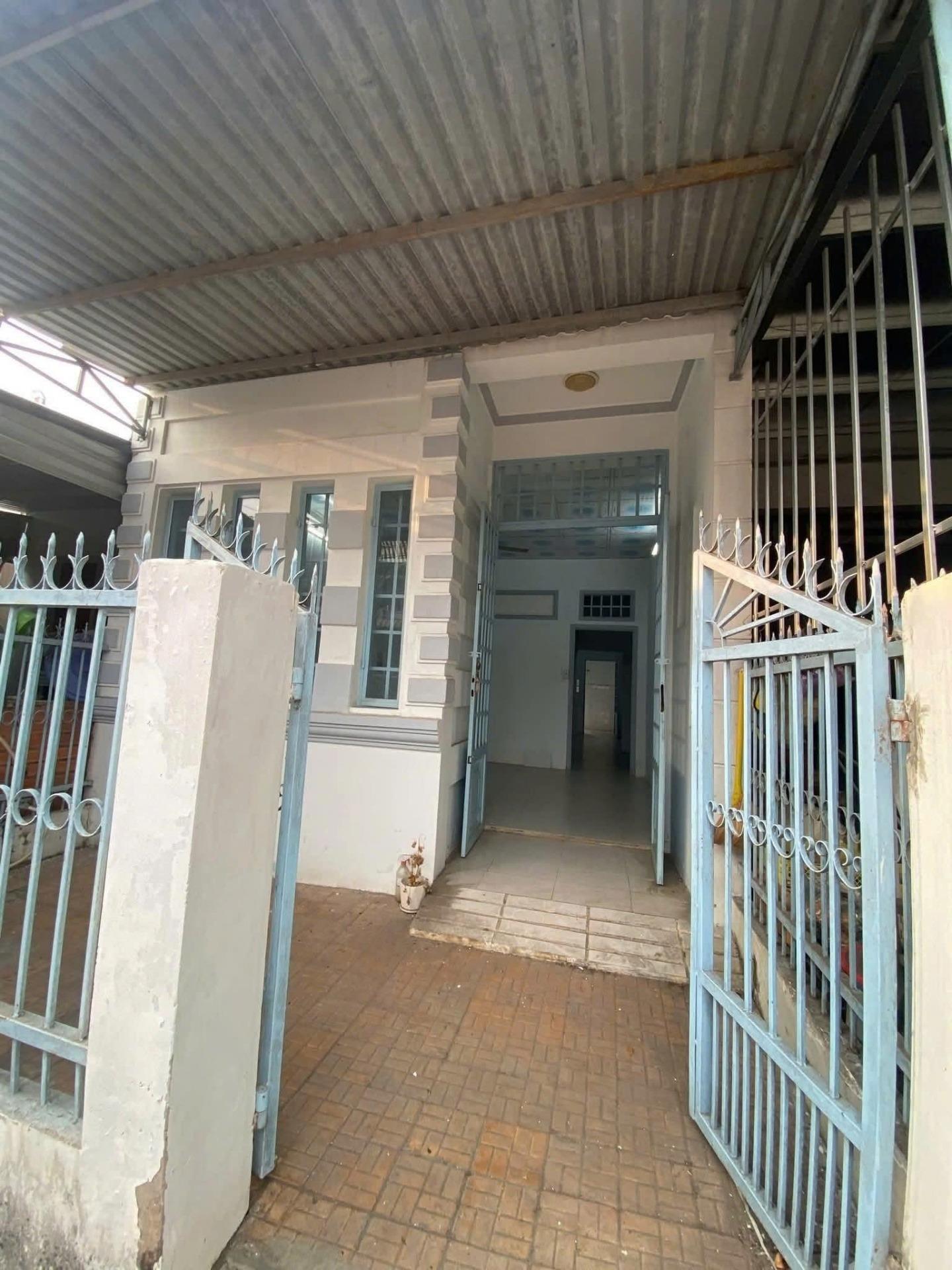 Cần bán gấp nhà đẹp 108 m2 tại Xã Tân Thới Nhì - Hóc Môn - TP Hồ Chí Minh, giá 830 tr