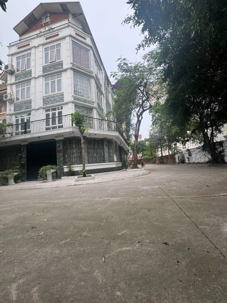 Bán gấp căn biệt thự 134 m2, giá 46,8 tỷ tại Đường Tam Trinh - Hoàng Văn Thụ - Hoàng Mai - Hà Nội