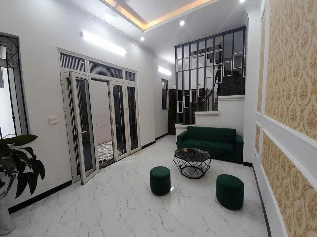 Bán gấp nhà 4 tầng, 4 m2, mặt tiền 4m tại Đường Lĩnh Nam - Tương Mai - Hoàng Mai - Hà Nội, giá rẻ