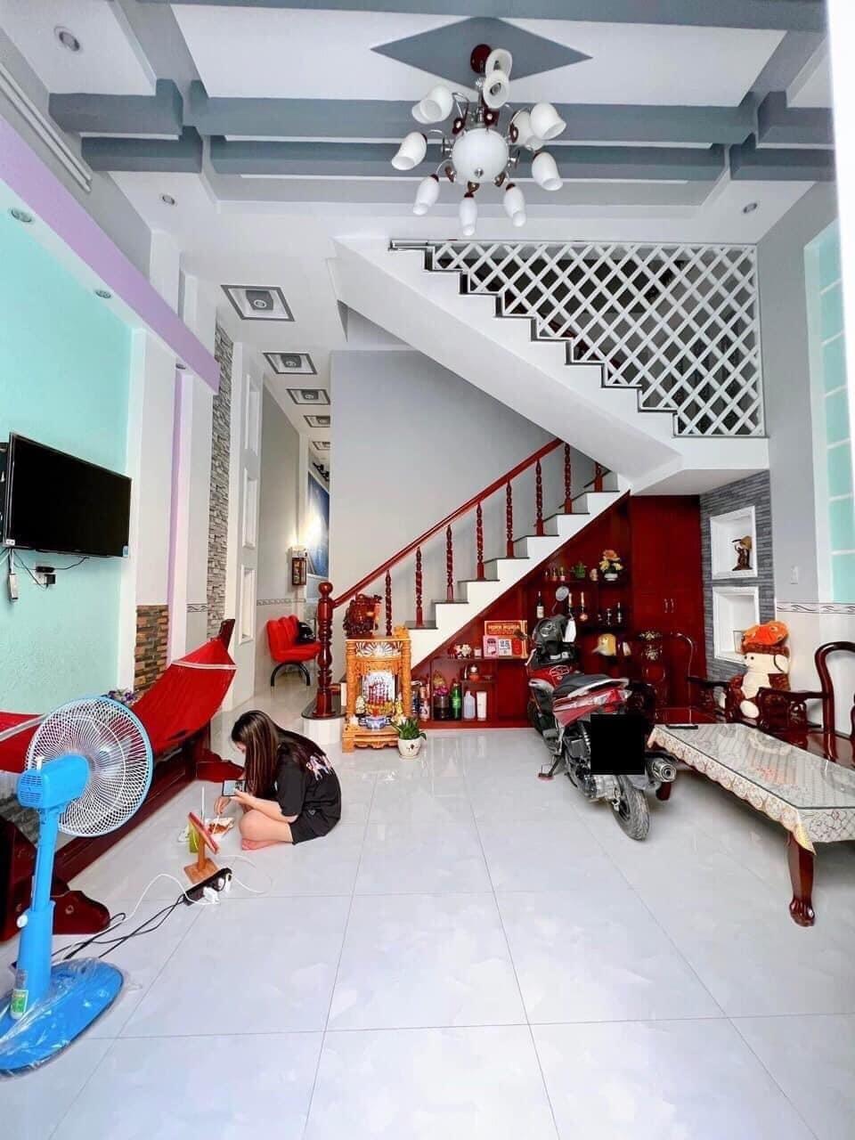 Cần bán ngay nhà riêng sổ đỏ 62 m2 tại Đường Thống Nhất - 10 - Gò Vấp, giá 920 triệu