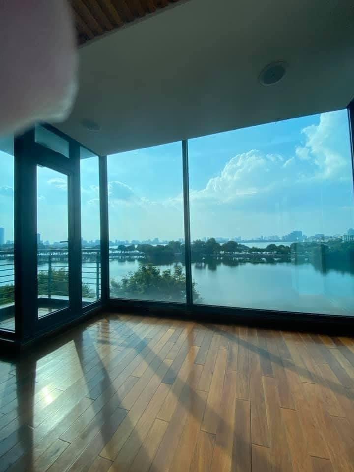 Chuyển nhượng nhà phố 240 m2 tại Phường Yên Phụ - Tây Hồ - Hà Nội, giá tốt