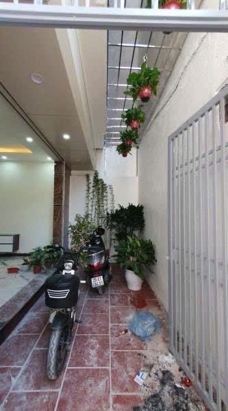 Cần bán gấp nhà shr 46 m2, hướng Nam tại Đường Minh Khai - Minh Khai - Hai Bà Trưng, giá 8,3 tỷ