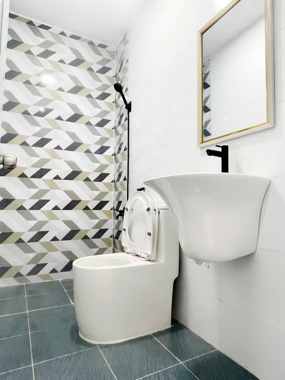 Bán căn nhà riêng 100 m2 tại Xã Long Hòa - Cần Đước - Long An, giá 1650 tỷ