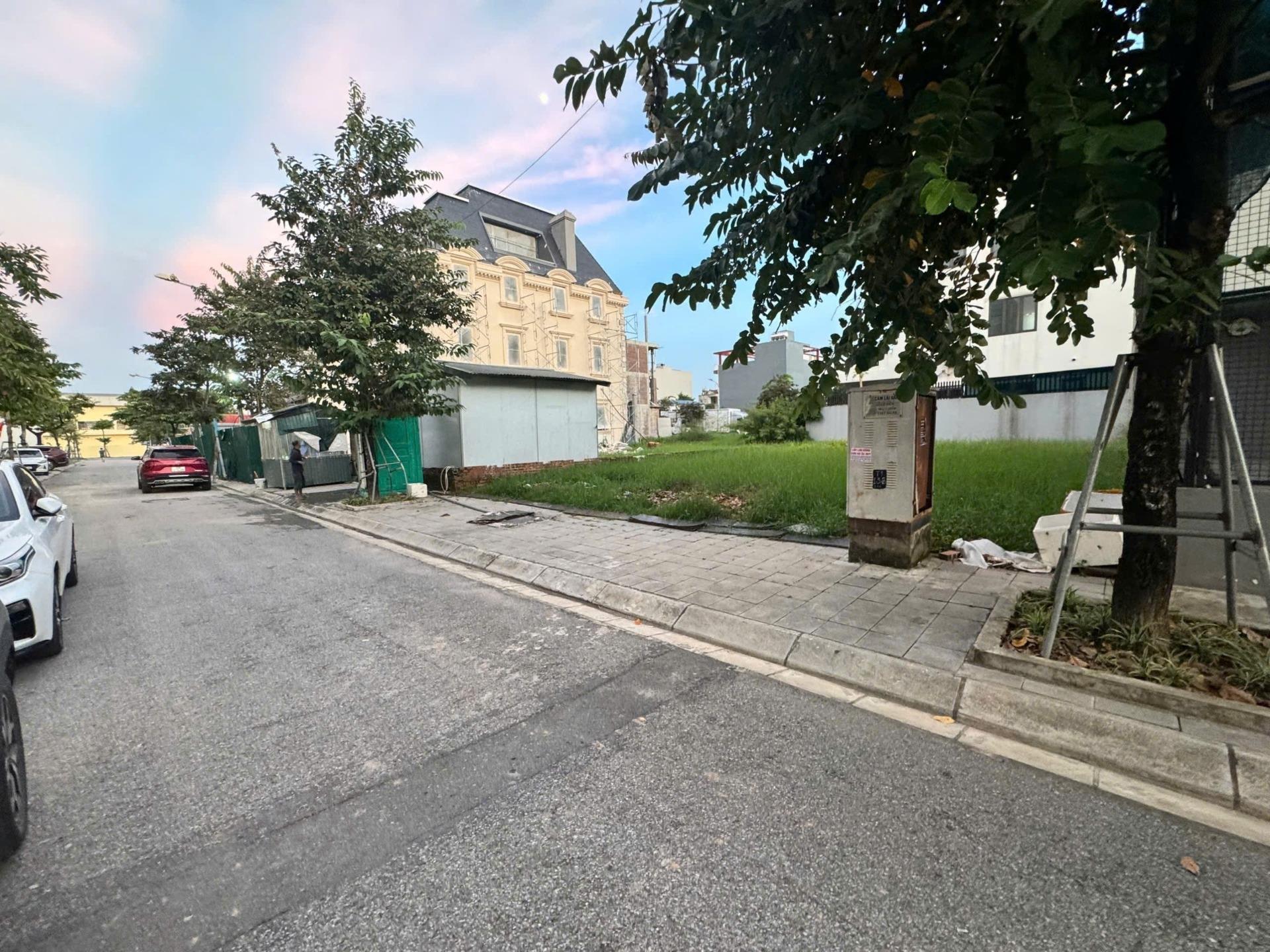 Cần bán nhanh đất dự án 250 m2, hướng Bắc tại Nguyên Khê - Đông Anh - Hà Nội, giá 27,5 tỷ