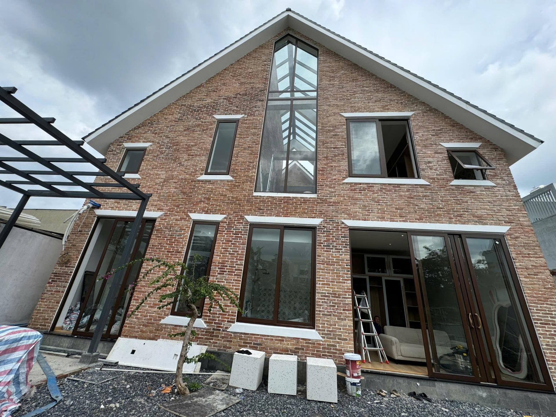 Cần bán nhanh nhà sổ riêng 582 m2, hướng Đông-Nam tại Phường Tân Bình - Dĩ An, giá 21 tỷ