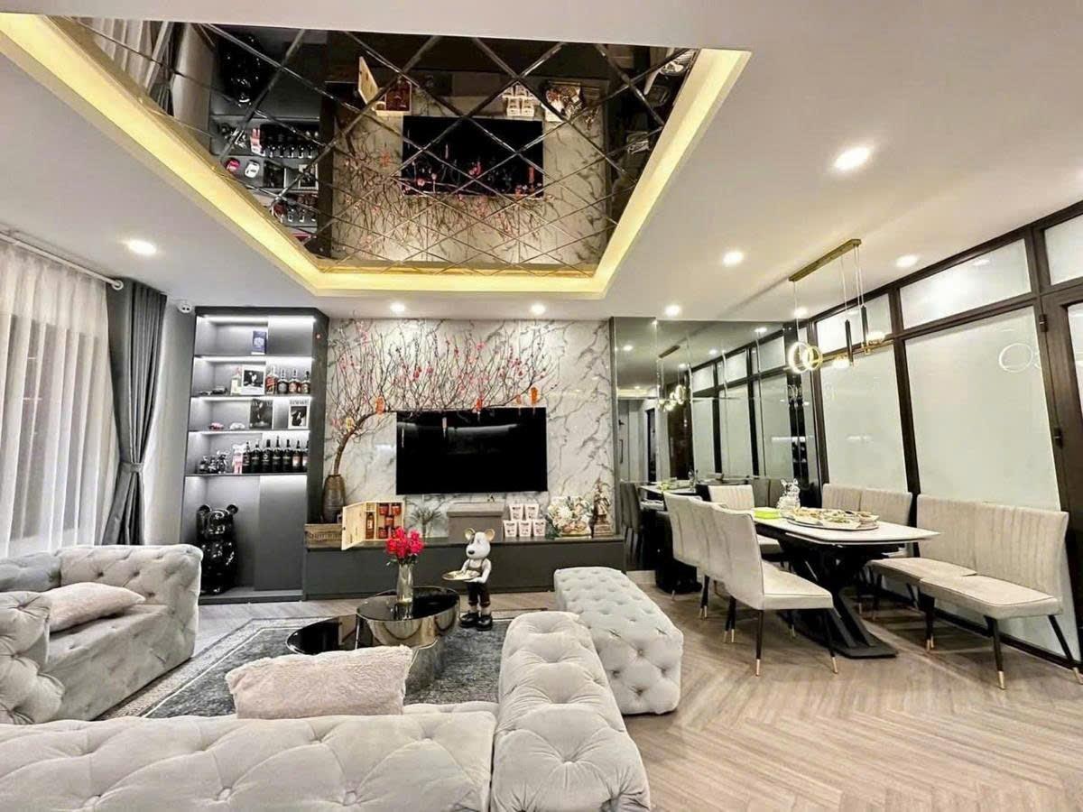 Chuyển nhượng căn nhà mặt phố 90 m2 tại Đường Hoàng Văn Thái - Khương Đình - Thanh Xuân, giá 43 tỷ