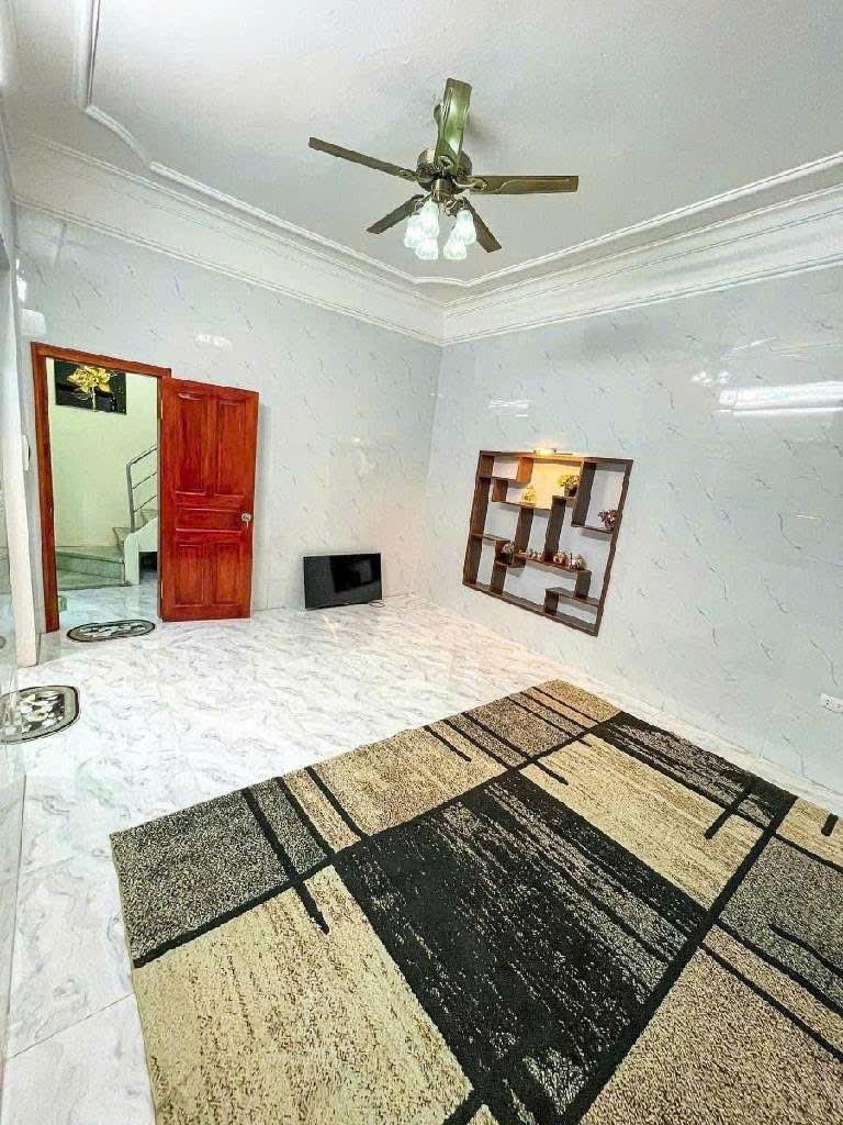 Bán gấp nhà sổ riêng 43 m2, hướng Bắc tại Đường Hoàng Mai - Hoàng Văn Thụ - Hoàng Mai, giá 8,3 tỷ