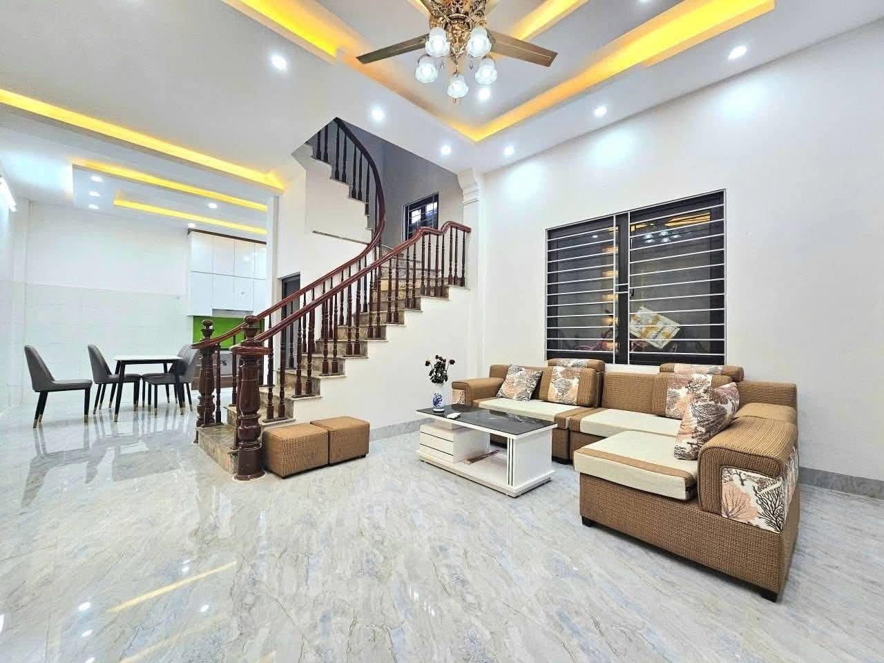 Bán gấp căn nhà riêng 43 m2 tại Phố Tạ Quang Bửu - Bách Khoa - Hai Bà Trưng - Hà Nội, giá 13,6 tỷ