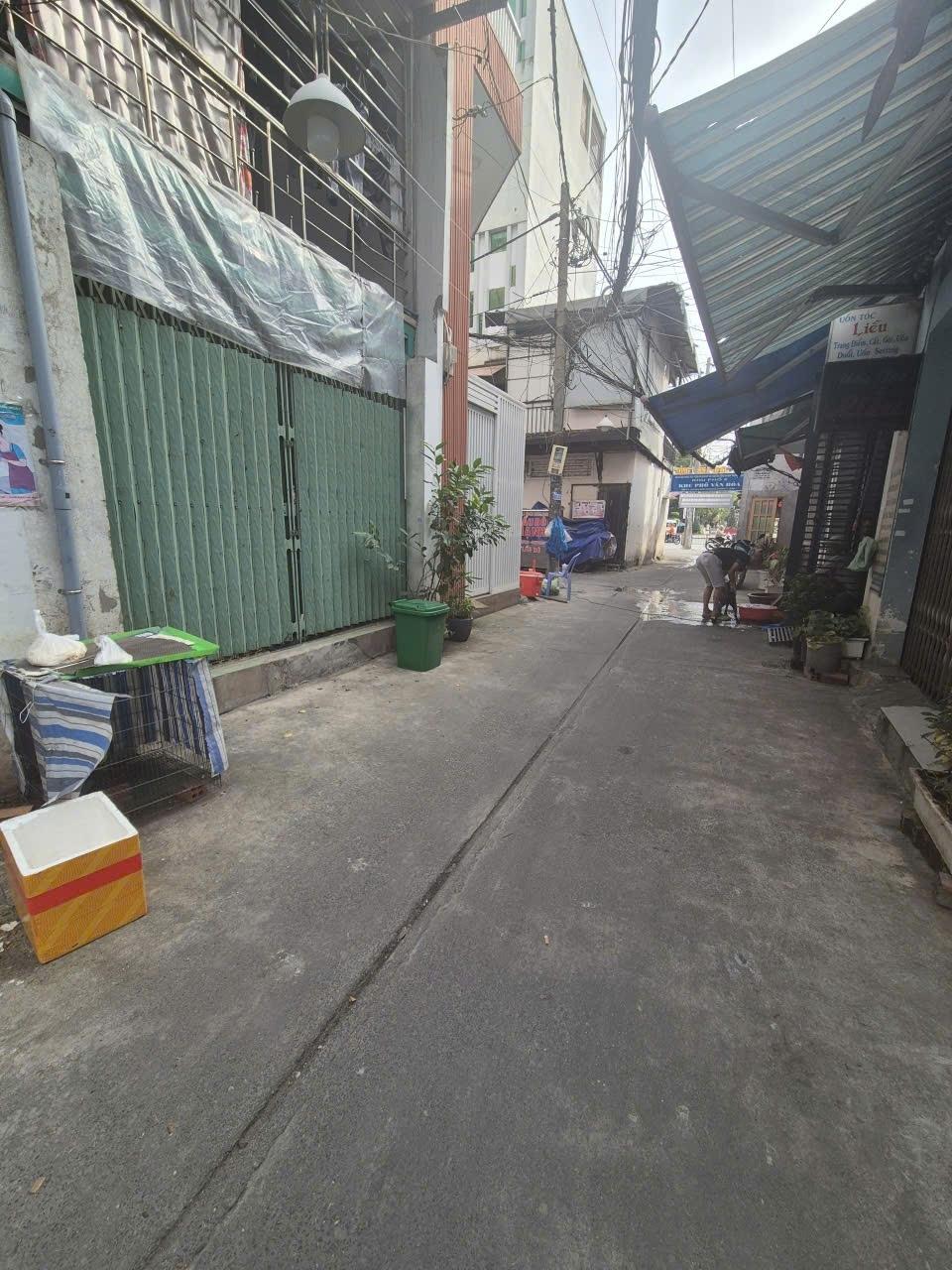 Cần bán nhanh nhà sổ riêng 65 m2 tại Đường Cách Mạng Tháng Tám - 11 - Quận 3, giá 13,3 tỷ