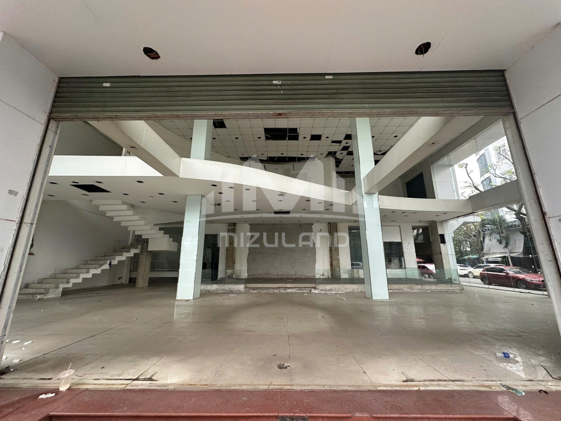 Cho thuê mặt bằng mặt tiền lớn, ngay trung tâm – 20×20m – phù hợp showroom, siêu thị, F&B