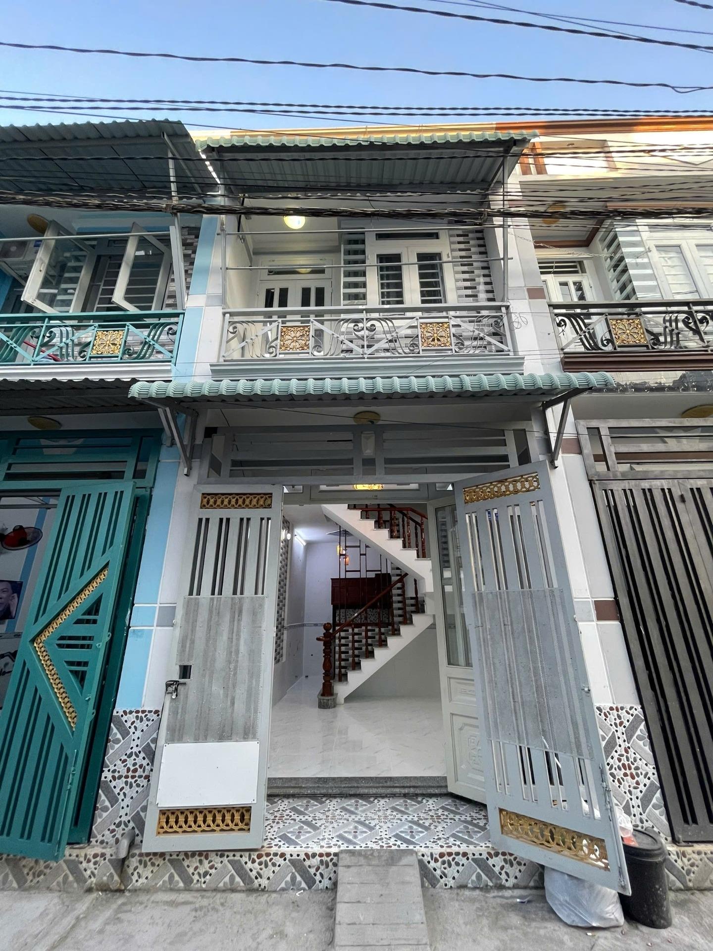 Bán gấp nhà đẹp 32 m2 tại Xã Xuân Thới Thượng - Hóc Môn - TP Hồ Chí Minh, giá 650 tỷ