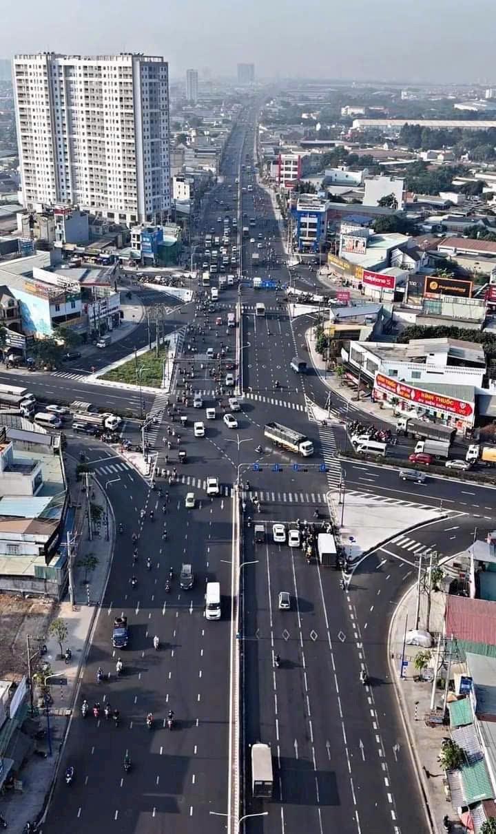 Bán căn nhà mặt phố 3 tầng, 60 m2 tại Phường An Phú - Thuận An - Bình Dương, giá 4,55 tỷ