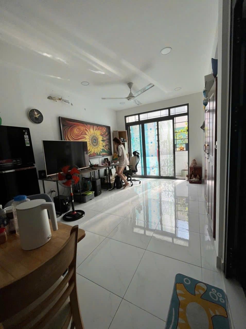 Cần cho thuê căn chung cư 97 m2 tại Đường Nam Kỳ Khởi Nghĩa - Quận 3, giá 10,5 triệu/tháng