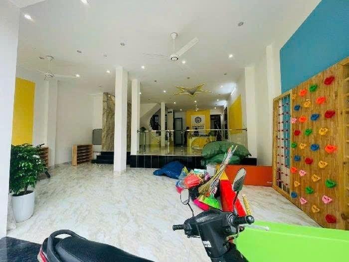 Cần bán nhà shr 105 m2 tại Đường Xuân Đỉnh - Xuân Đỉnh - Bắc Từ Liêm - Hà Nội, giá 30 tỷ