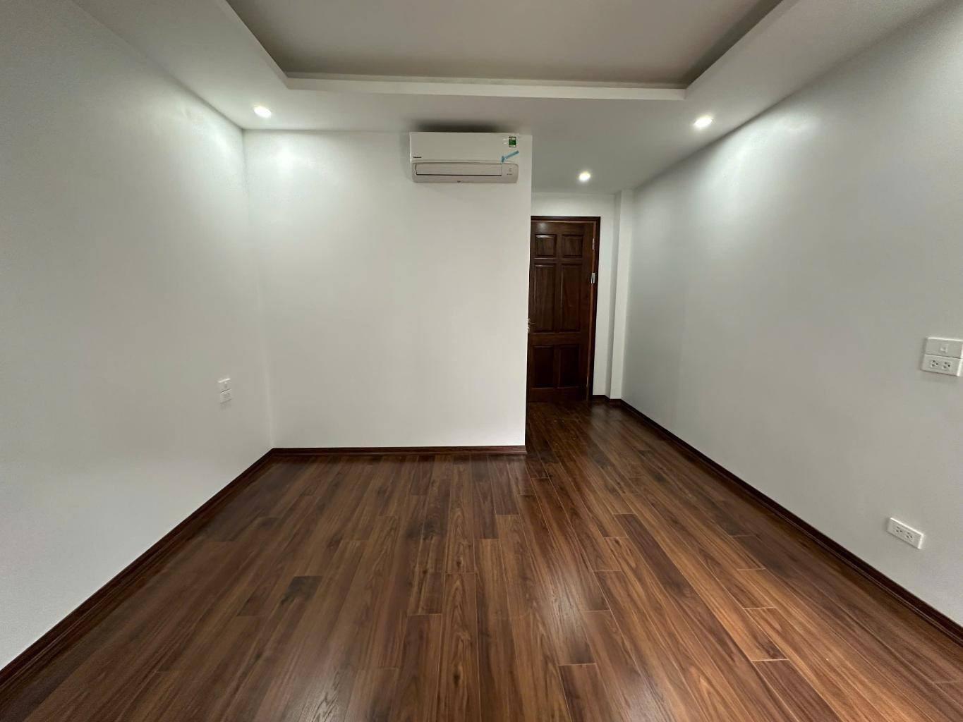 Cần bán gấp bán nhanh nhà sổ hồng riêng 60 m2 tại Đường Minh Khai - Hoàng Mai, giá 16,5 tỷ