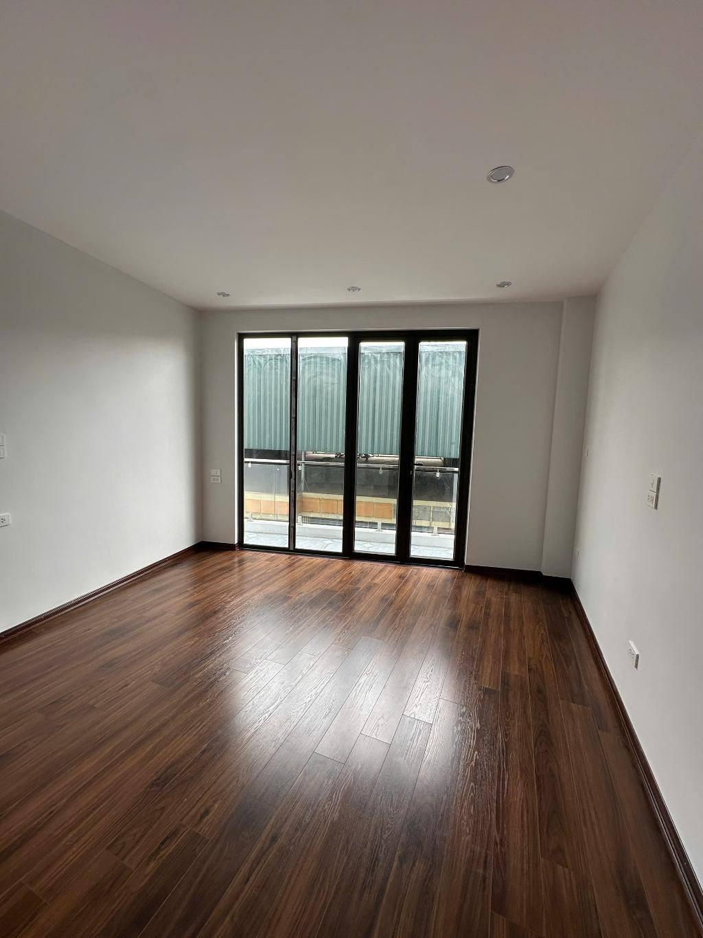 Cần bán gấp bán nhanh nhà sổ hồng riêng 60 m2 tại Đường Minh Khai - Hoàng Mai, giá 16,5 tỷ