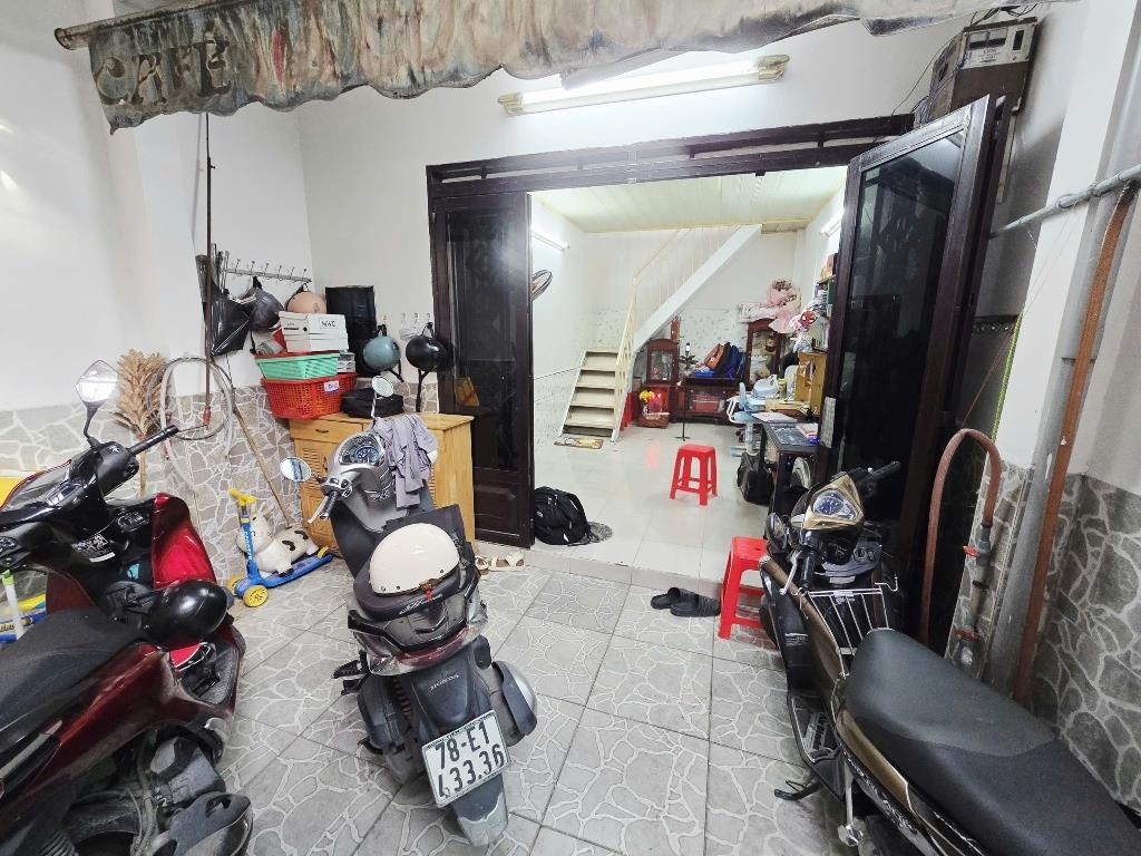 Sở hữu ngay nhà sổ hồng riêng 2 tầng, 40 m2, mặt tiền 4m tại Thủ Đức, giá 2,35 tỷ