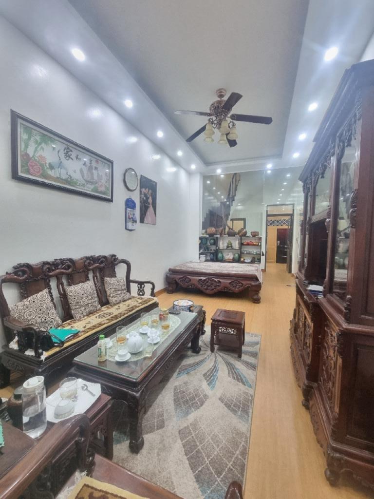 Cần bán ngay nhà sổ hồng riêng 50 m2 tại Phố Kim Mã - Kim Mã - Ba Đình - Hà Nội, giá 33 tỷ