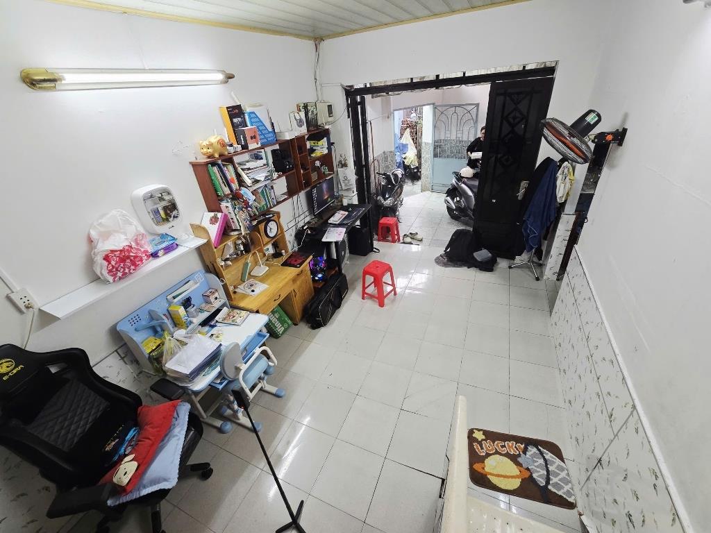 Sở hữu ngay nhà sổ hồng riêng 2 tầng, 40 m2, mặt tiền 4m tại Thủ Đức, giá 2,35 tỷ