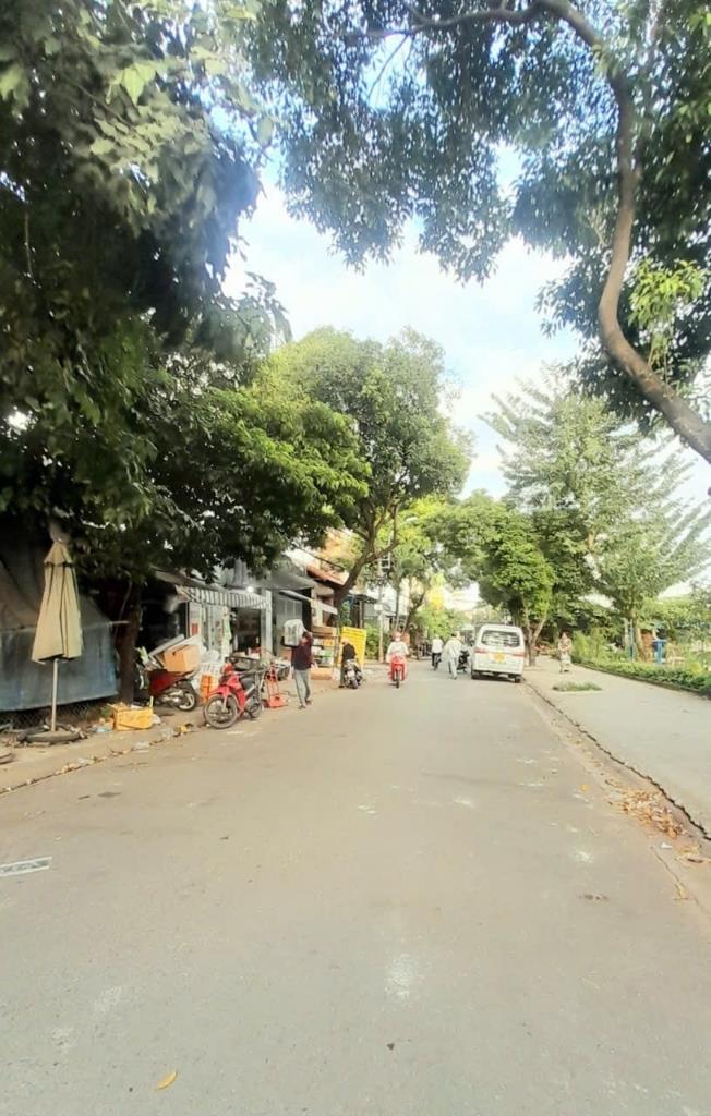 Bán gấp nhà phố - shophouse 4 tầng, 86 m2, giá 12,9 tỷ tại Thủ Đức - TP Hồ Chí Minh