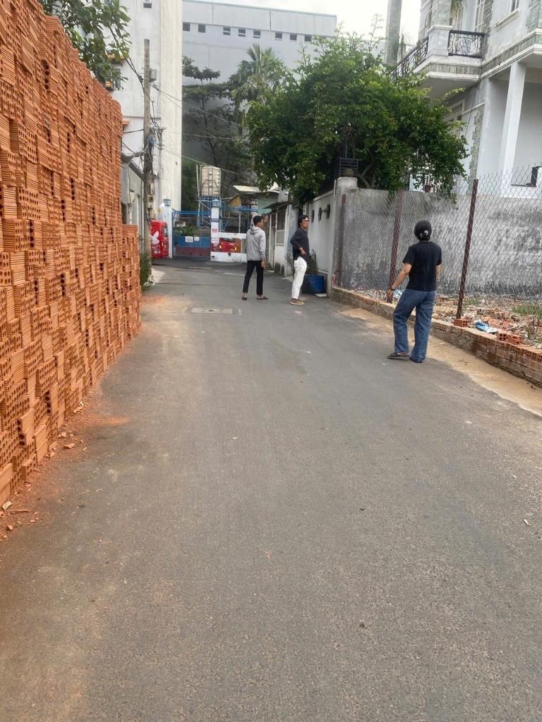 Chuyển nhượng đất 94 m2, mặt tiền 4m, hướng Tây-Nam tại Thủ Đức - TP Hồ Chí Minh, giá 9,9 tỷ