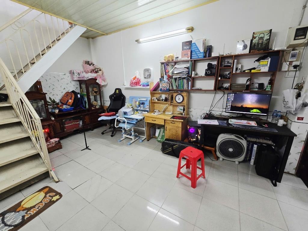 Sở hữu ngay nhà sổ hồng riêng 2 tầng, 40 m2, mặt tiền 4m tại Thủ Đức, giá 2,35 tỷ