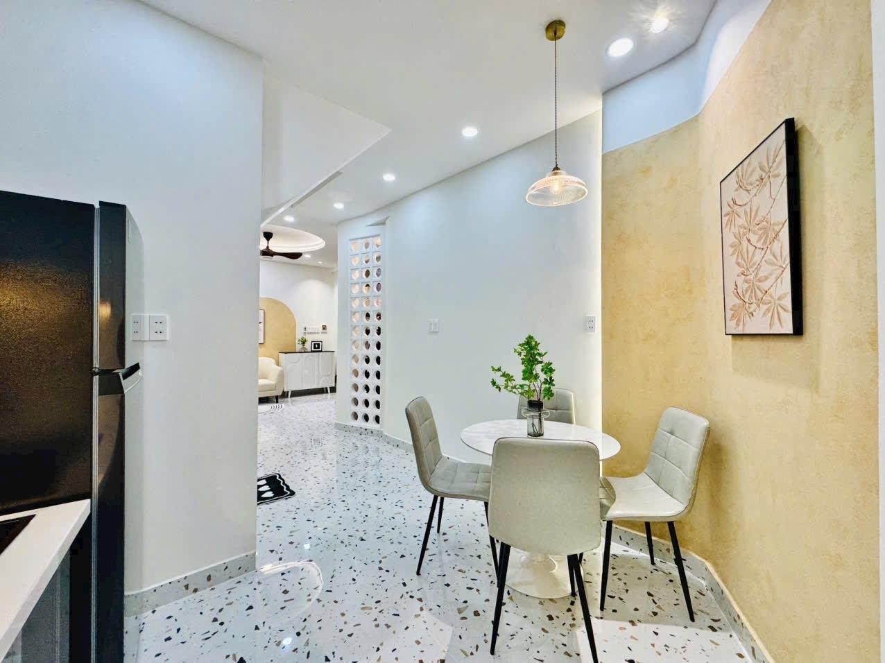 Cần bán ngay nhà đẹp 33 m2 tại Đường Nguyễn Đình Chiểu - 4 - Phú Nhuận, giá 6,75 tỷ