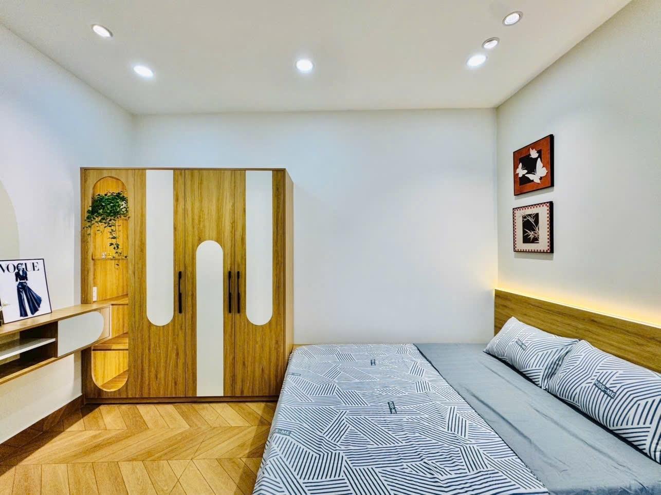 Cần bán ngay nhà đẹp 33 m2 tại Đường Nguyễn Đình Chiểu - 4 - Phú Nhuận, giá 6,75 tỷ