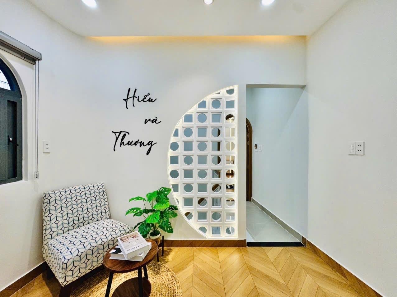 Cần bán ngay nhà đẹp 33 m2 tại Đường Nguyễn Đình Chiểu - 4 - Phú Nhuận, giá 6,75 tỷ