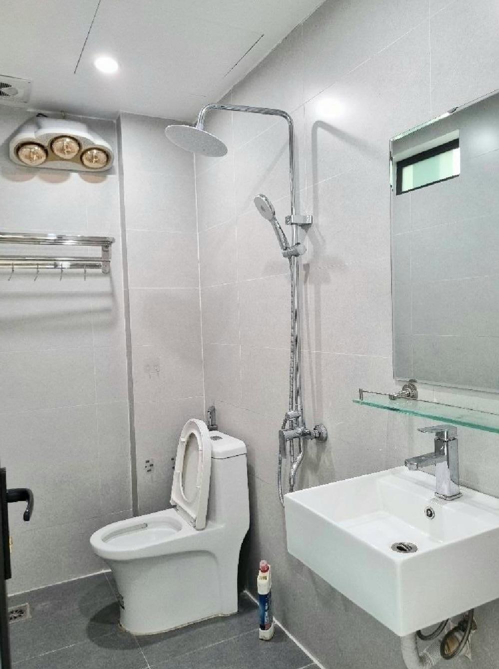 Cần bán gấp nhà đất 40 m2 tại Phố Tạ Quang Bửu - Bạch Mai - Hai Bà Trưng - Hà Nội, giá 9,7 tỷ