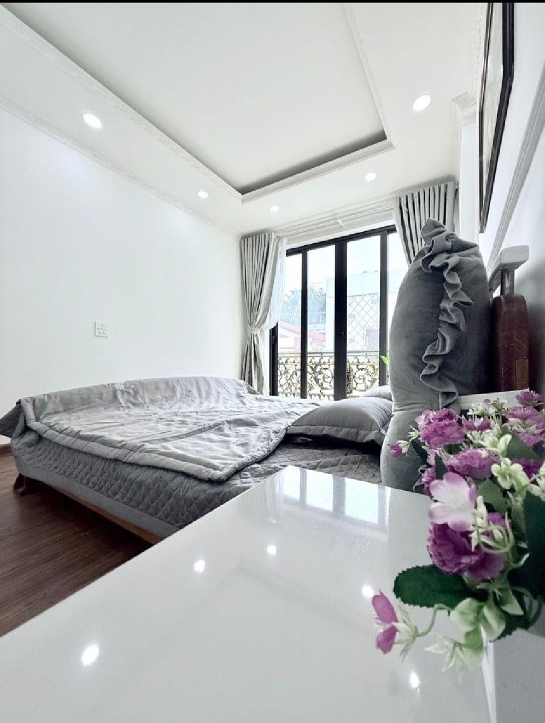 Bán nhanh nhà sổ riêng 58 m2 tại Phố Chùa Bộc - Quang Trung - Đống Đa - Hà Nội, giá 18,2 tỷ